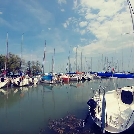 Joy Πανσιόν 3*