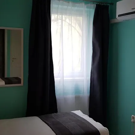 Joy Πανσιόν 3*