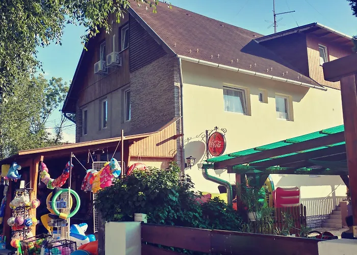 Joy בית הארחה 3*