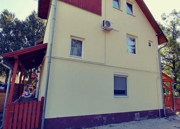 Joy בית הארחה 3*